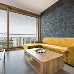 Metro Imielin 13th Floor By Bookinghost * 华沙