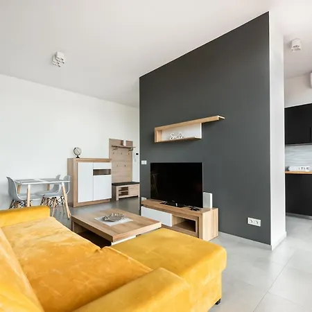 Metro Imielin 13th Floor Apartment Warsaw