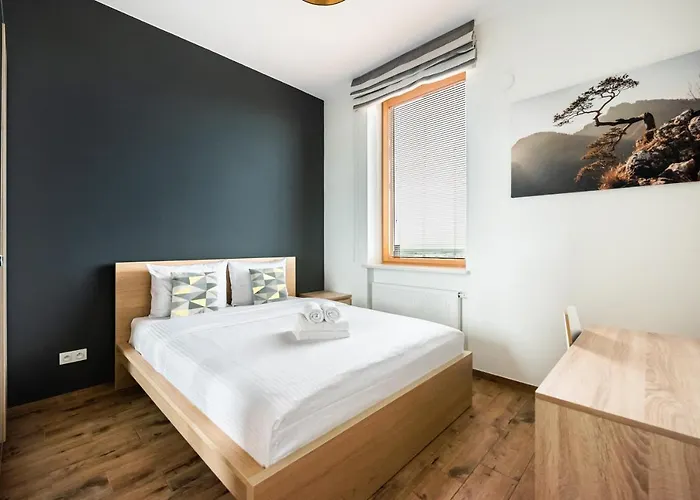 Апартаменты Metro Imielin 13th Floor By Bookinghost *