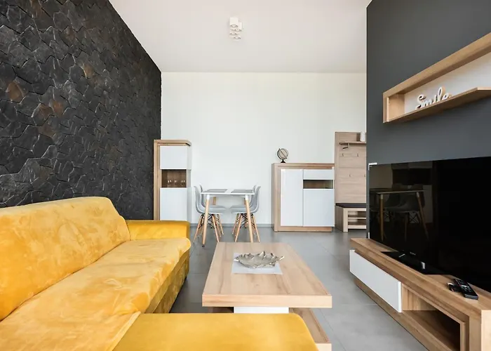 Metro Imielin 13th Floor By Bookinghost *