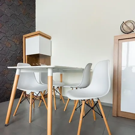 公寓 Metro Imielin 13th Floor By Bookinghost *